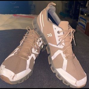 On Cloud waterproof running shoes